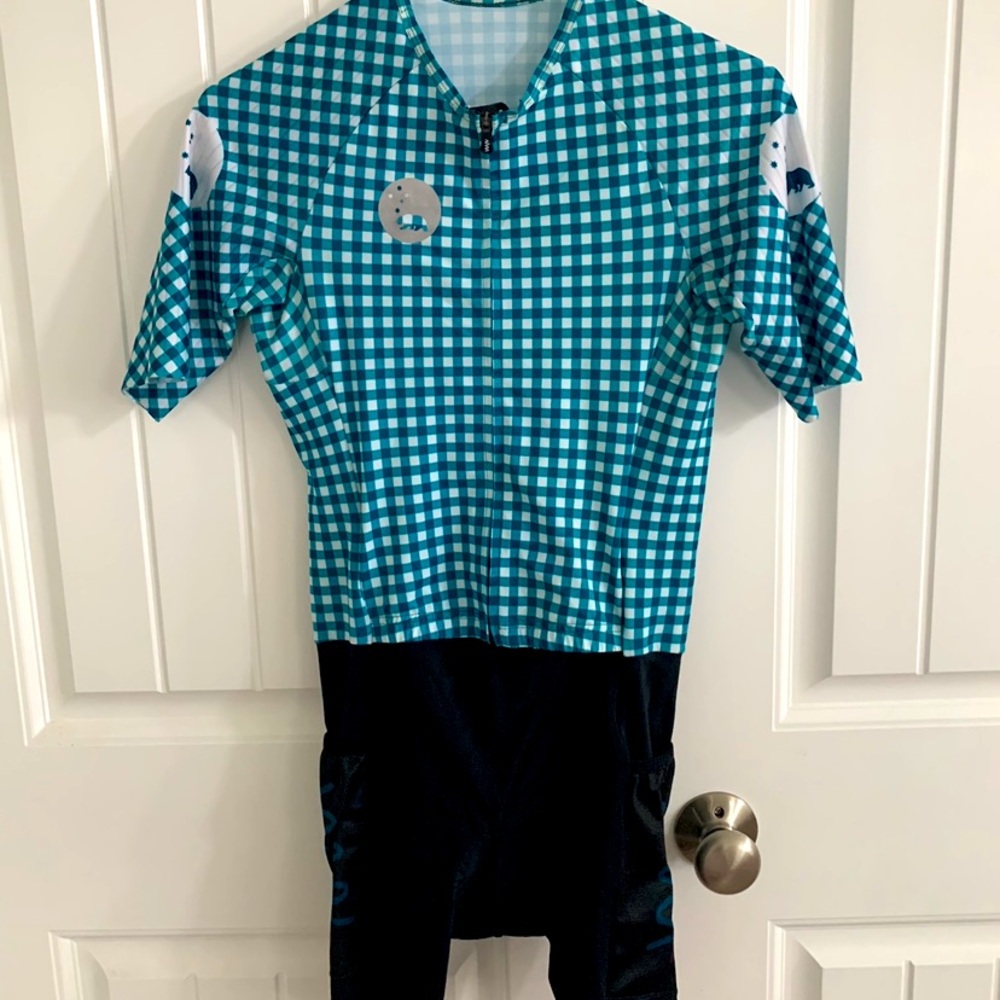 Custom WYN REPUBLIC triathlon kit-one of a kind!